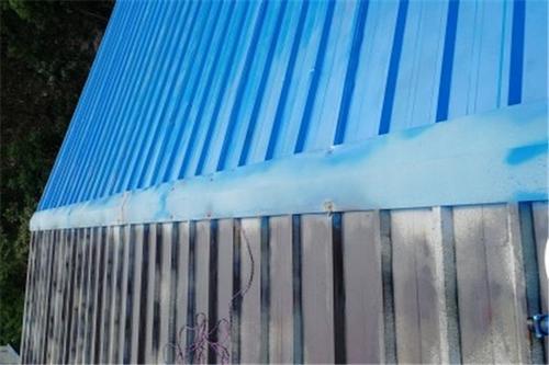 彩鋼瓦免除銹漆 - 彩鋼瓦翻新施工時除銹、及噴涂水性漆的建議