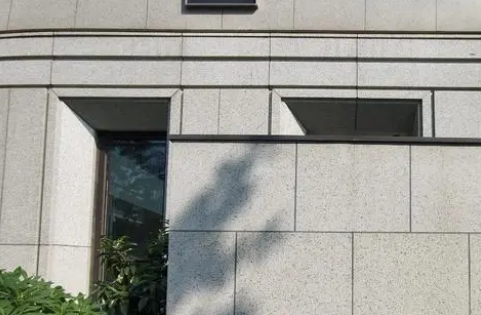 外墻涂料水包水有啥優(yōu)缺點？現(xiàn)在為什么基本沒人用了？